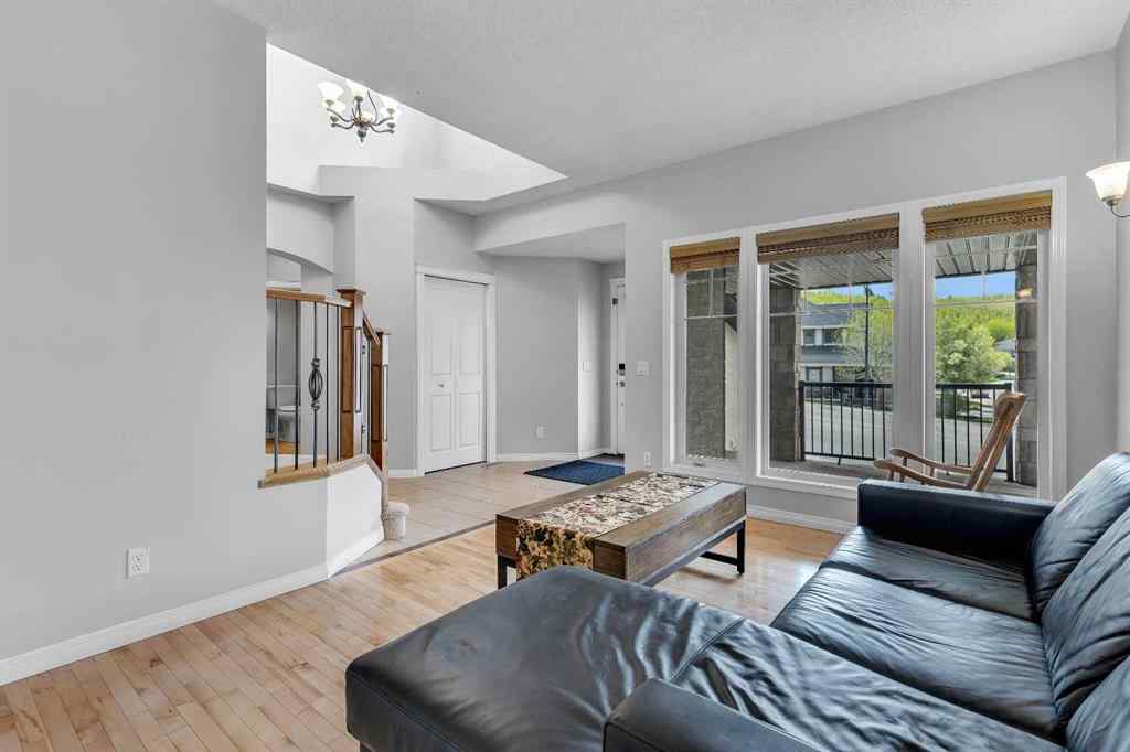 MLS® A2224331 - 40 Crestmont Way SW in Crestmont Calgary, Residential