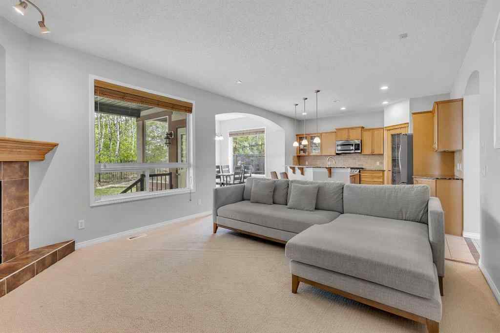 MLS® A2224331 - 40 Crestmont Way SW in Crestmont Calgary, Residential