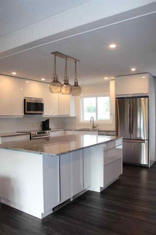 MLS® A2224350 - 405 2nd Street NE in NONE Manning, Residential