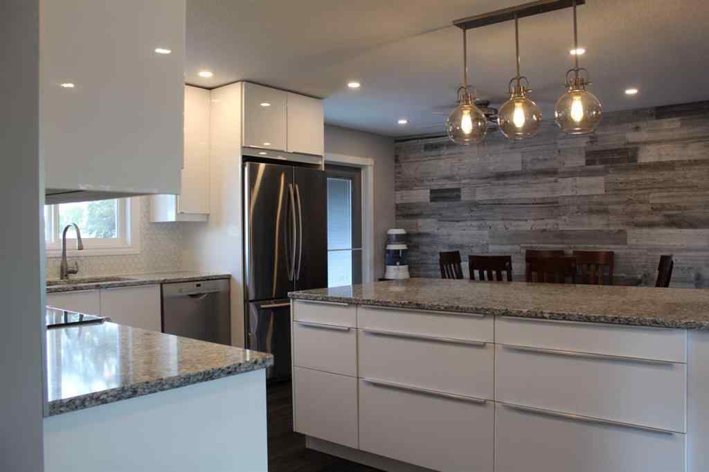 MLS® A2224350 - 405 2nd Street NE in NONE Manning, Residential