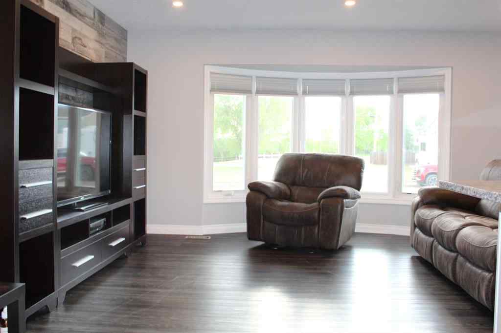 MLS® A2224350 - 405 2nd Street NE in NONE Manning, Residential