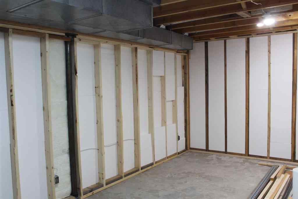 MLS® A2224350 - 405 2nd Street NE in NONE Manning, Residential