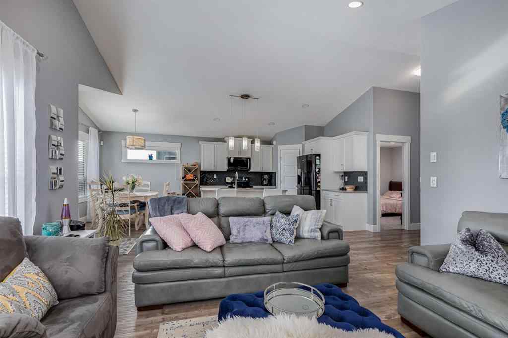 MLS® A2224422 - 27 Henderson Crescent NW in Hawkridge Estates Penhold, Residential