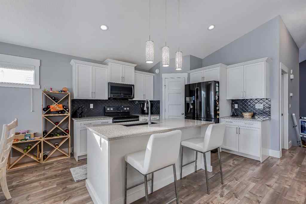 MLS® A2224422 - 27 Henderson Crescent NW in Hawkridge Estates Penhold, Residential