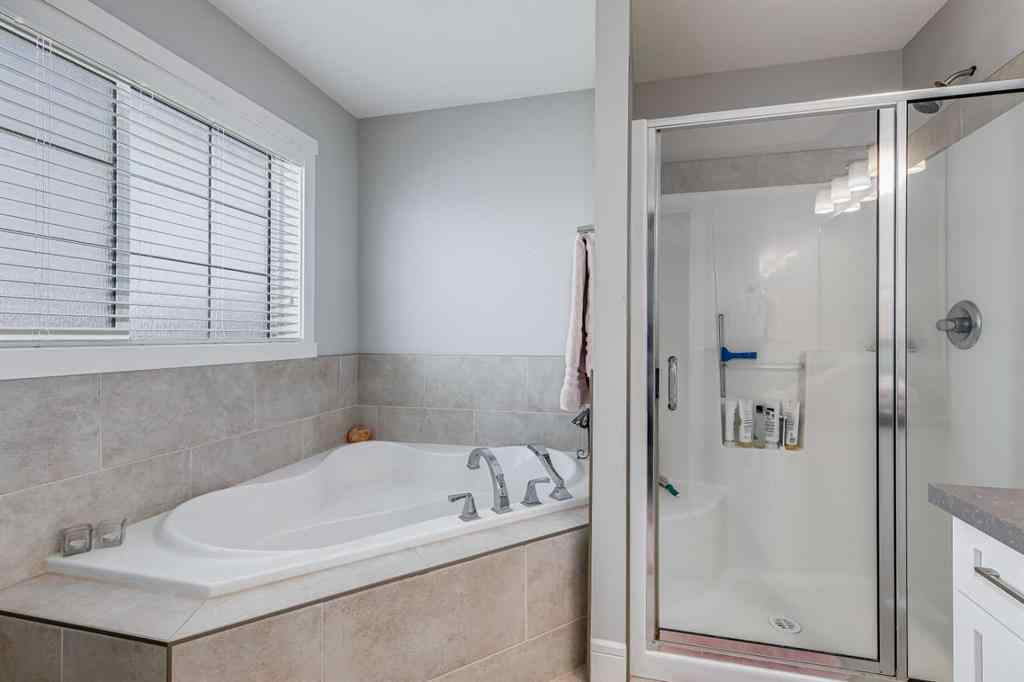 MLS® A2224422 - 27 Henderson Crescent NW in Hawkridge Estates Penhold, Residential