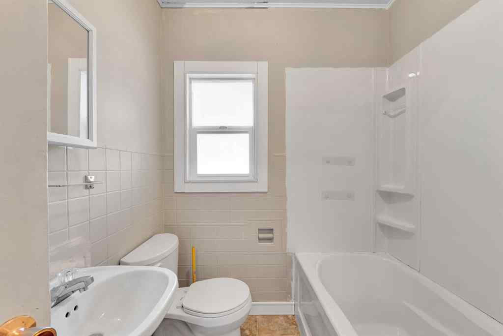 MLS® A2224502 - 302 6 Avenue NE in NONE Three Hills, Residential