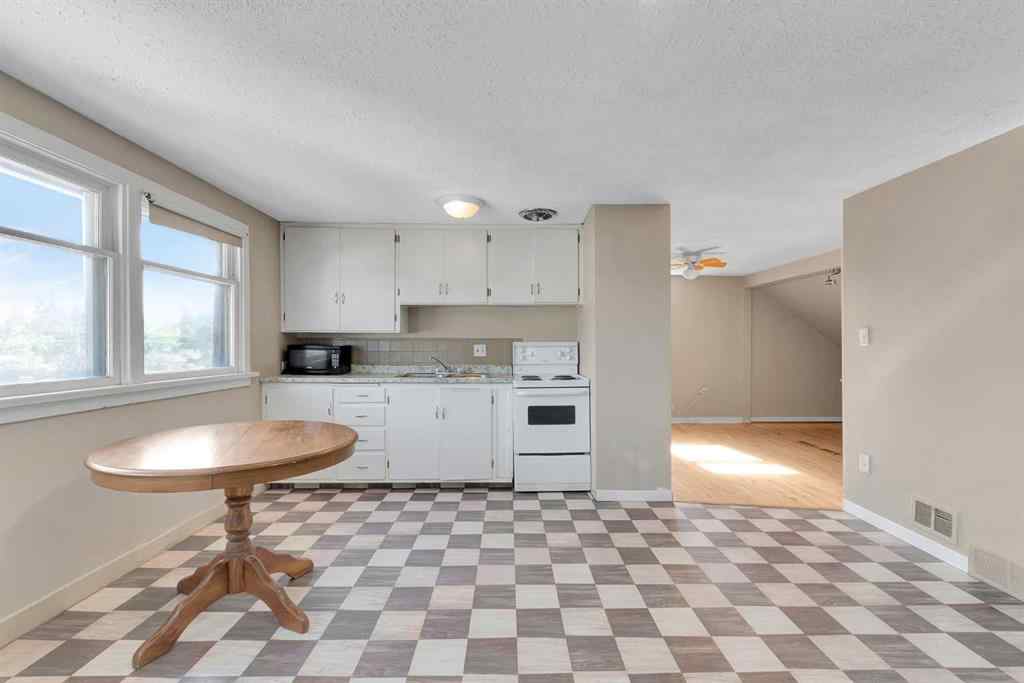 MLS® A2224502 - 302 6 Avenue NE in NONE Three Hills, Residential