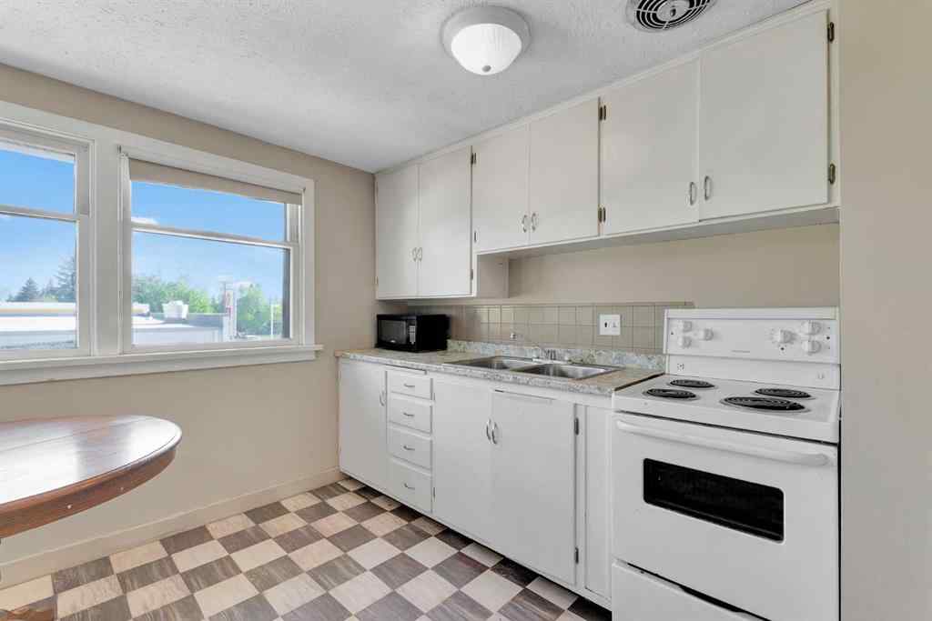 MLS® A2224502 - 302 6 Avenue NE in NONE Three Hills, Residential