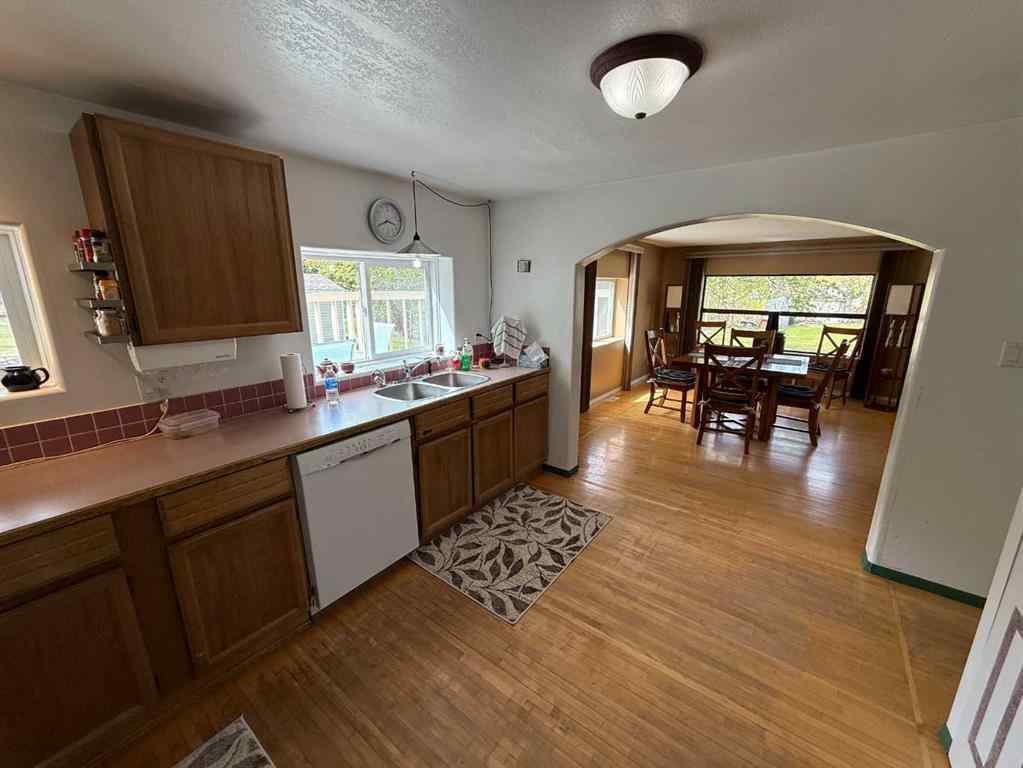 MLS® A2224505 - 4924 51 Street  in Cadomin Cadomin, Residential