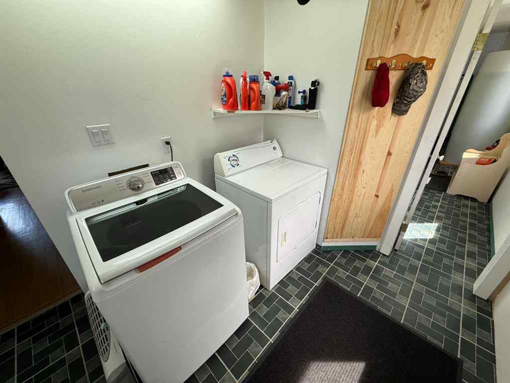 MLS® A2224505 - 4924 51 Street  in Cadomin Cadomin, Residential