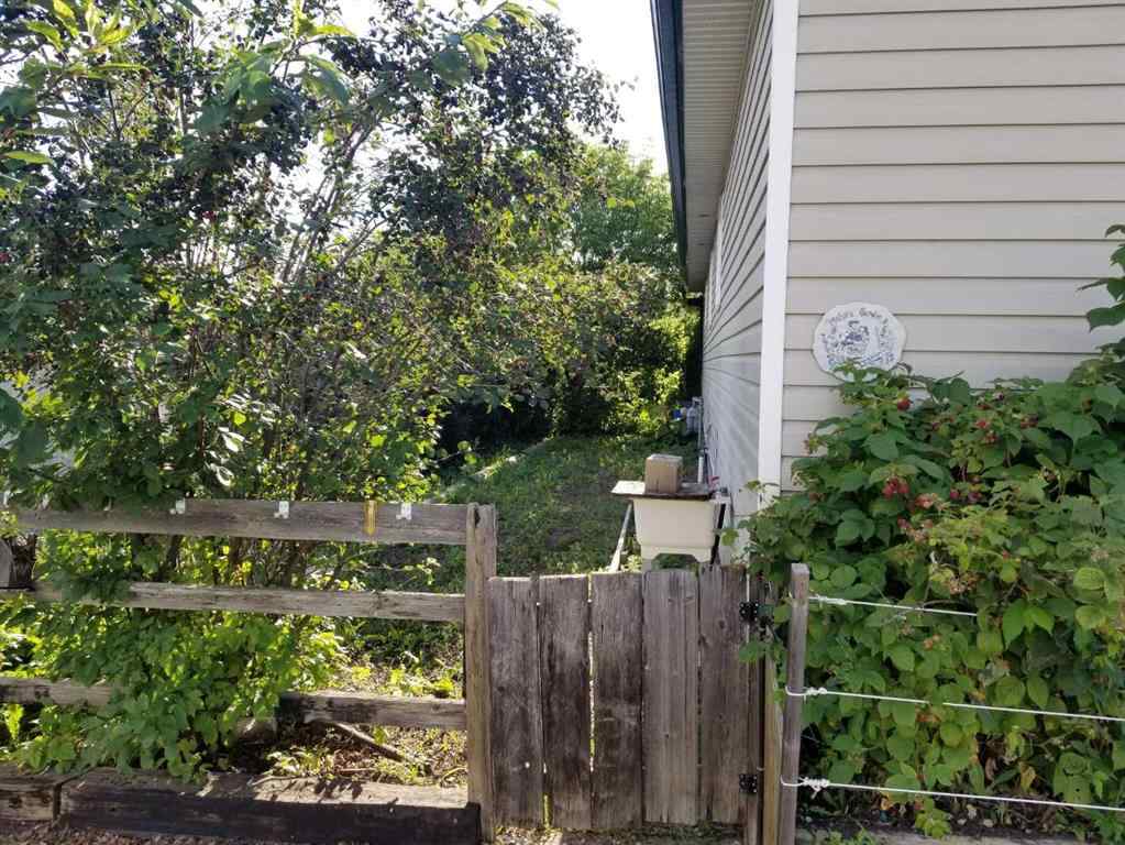 MLS® A2224512 - 8401 94 Street  in North End Peace River, Residential