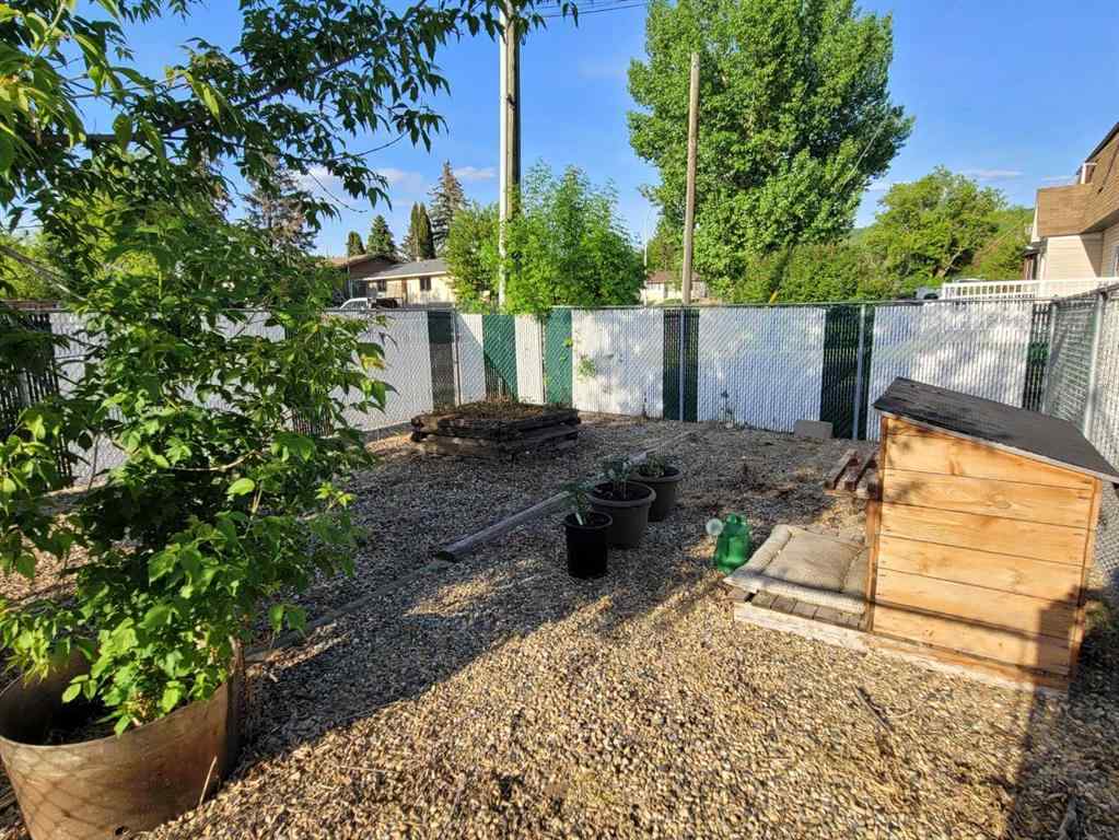 MLS® A2224512 - 8401 94 Street  in North End Peace River, Residential