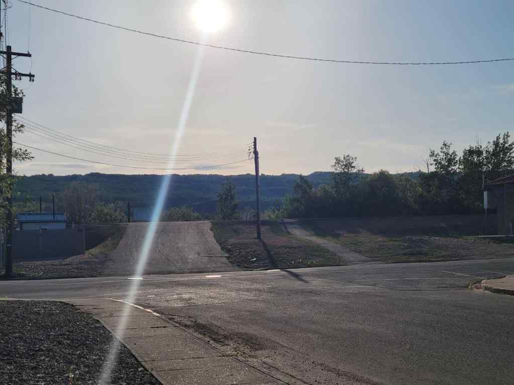 MLS® A2224512 - 8401 94 Street  in North End Peace River, Residential