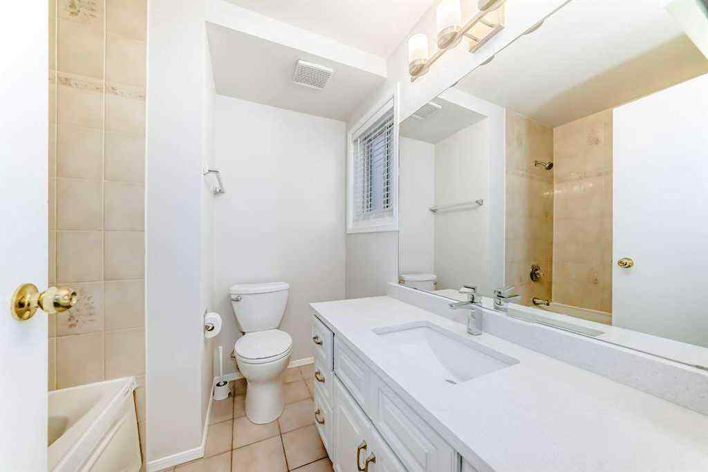 MLS® A2224514 - Unit #2 1516 11 Avenue SW in Sunalta Calgary, Residential