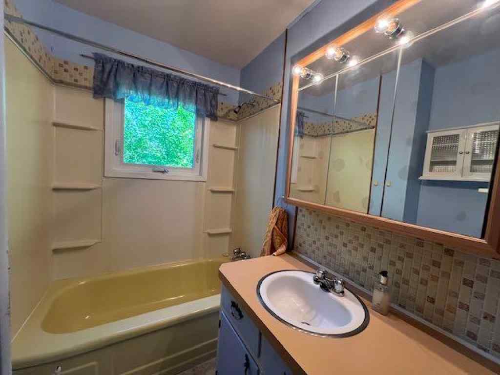 MLS® A2224683 - 1030 15 Avenue  in NONE Wainwright, Residential