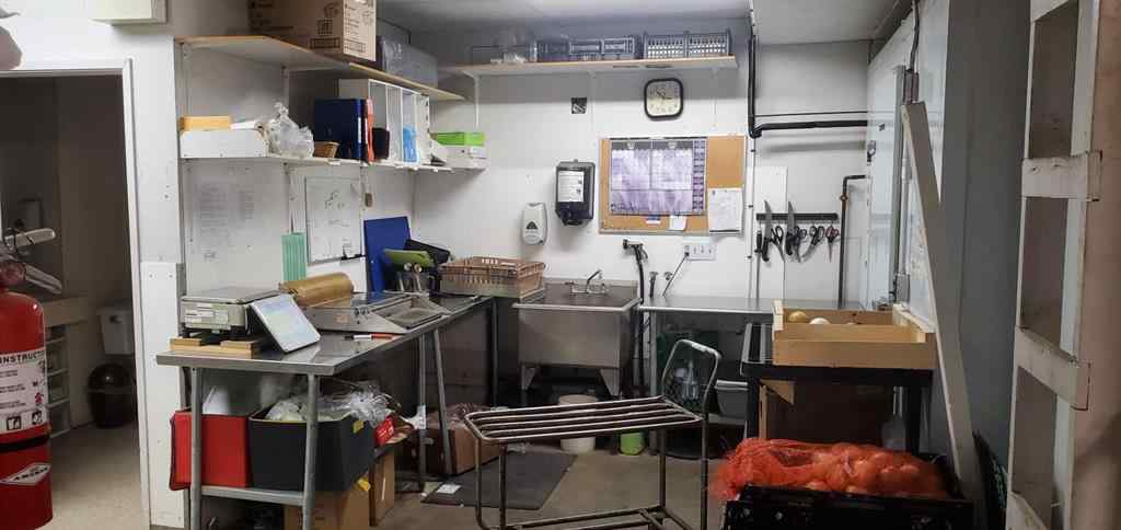 MLS® A2224735 - 102 Central Avenue E in NONE Linden, Commercial