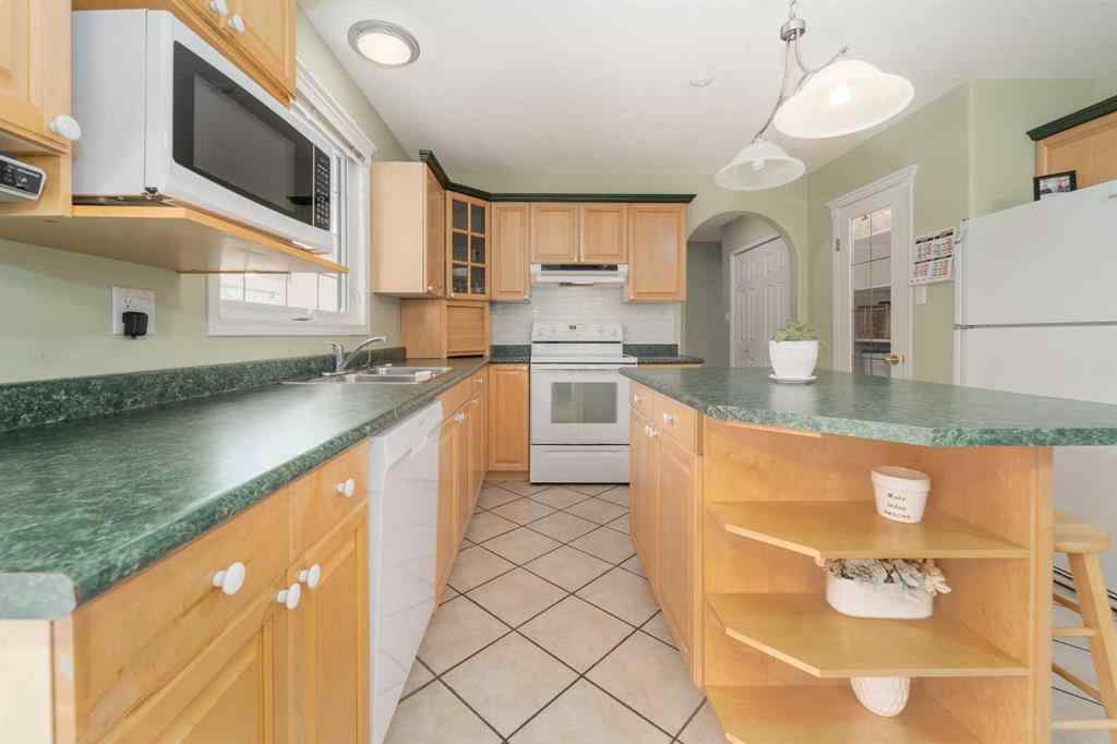 MLS® A2224743 - 4612 50 Avenue  in NONE Taber, Residential