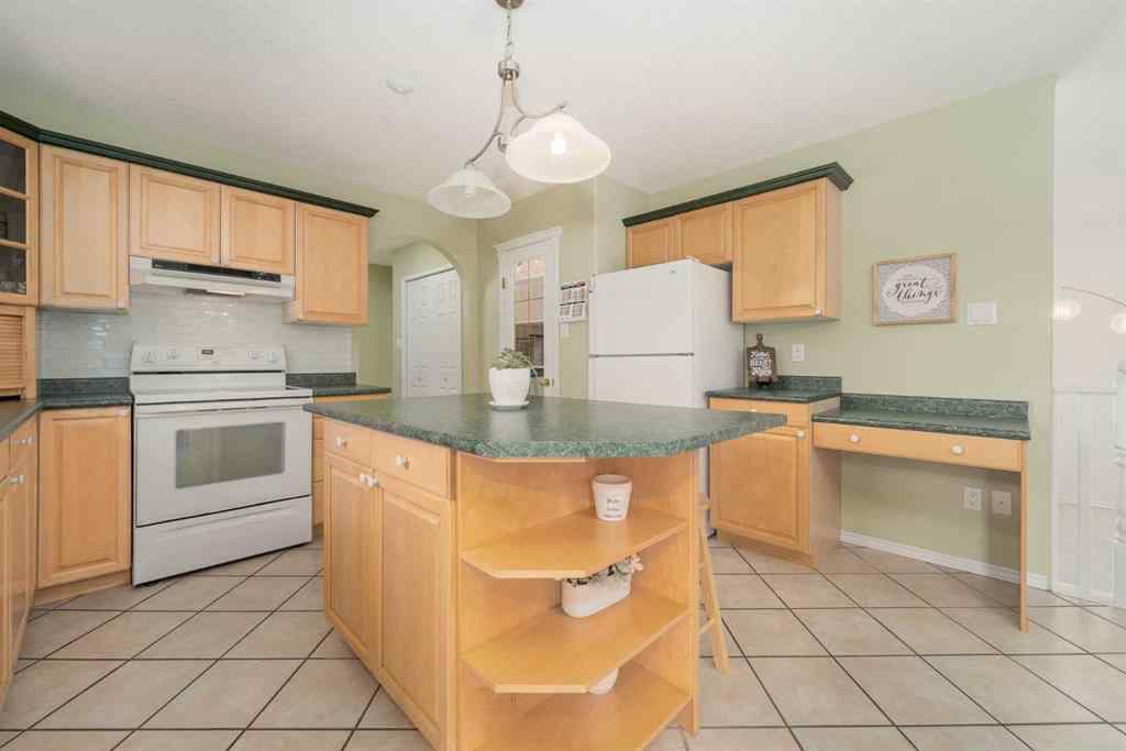 MLS® A2224743 - 4612 50 Avenue  in NONE Taber, Residential