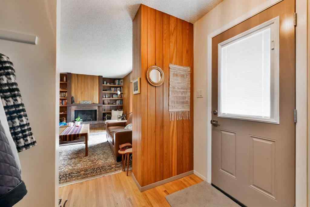 MLS® A2224779 - 5712 Layzell Road SW in North Glenmore Park Calgary, Residential