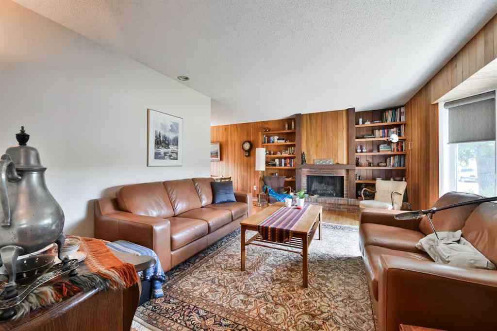 MLS® A2224779 - 5712 Layzell Road SW in North Glenmore Park Calgary, Residential