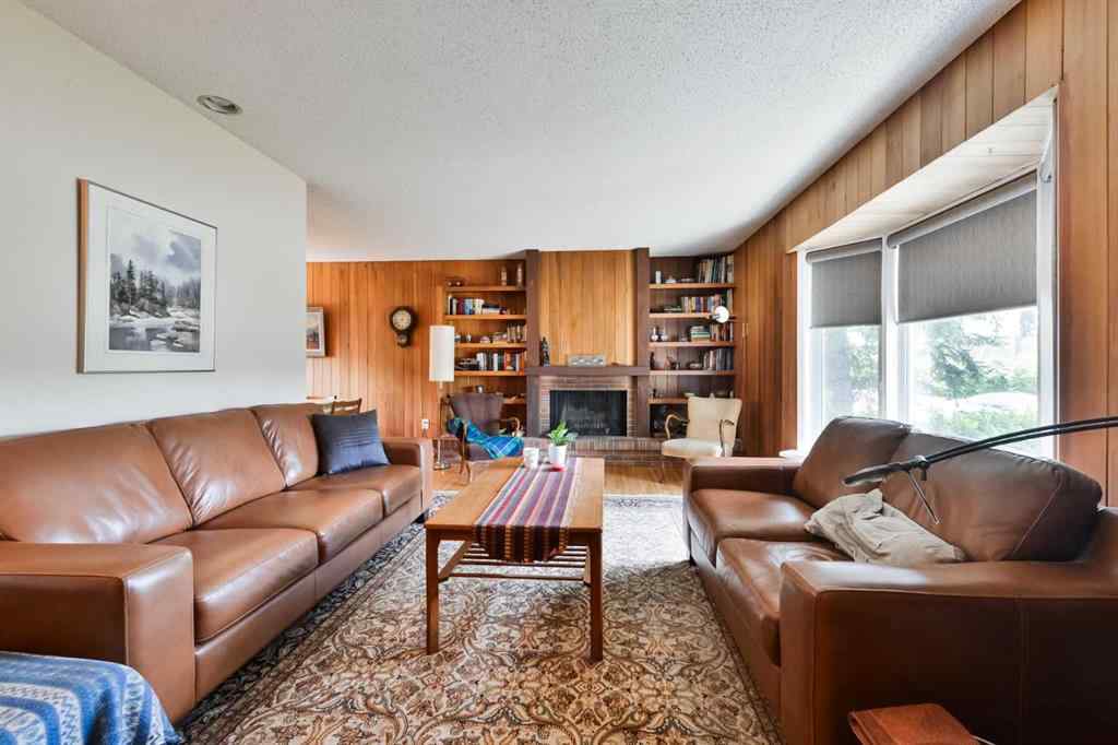 MLS® A2224779 - 5712 Layzell Road SW in North Glenmore Park Calgary, Residential