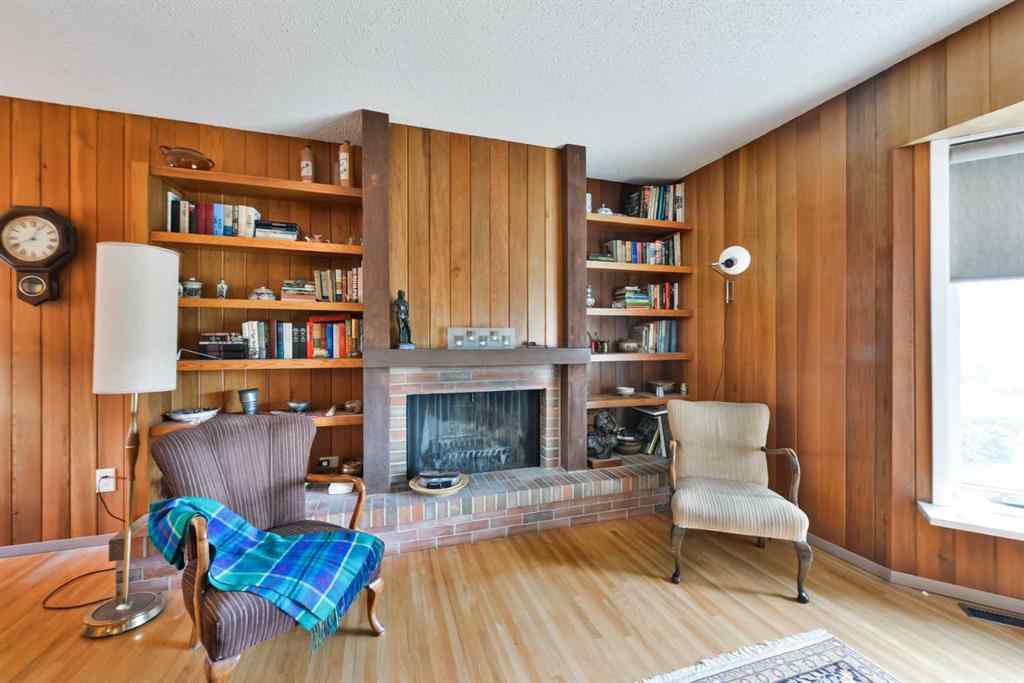 MLS® A2224779 - 5712 Layzell Road SW in North Glenmore Park Calgary, Residential