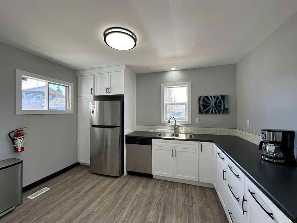 MLS® A2224794 - 4517 55 Ave   in NONE Olds, Commercial