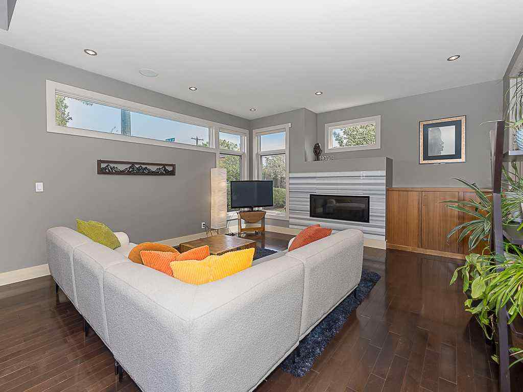 MLS® A2224877 - 2107 23 Avenue SW in Richmond Calgary, Residential