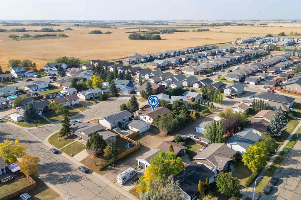 MLS® A2224895 - 4305 74 Street  in Duggan Park Camrose, Residential