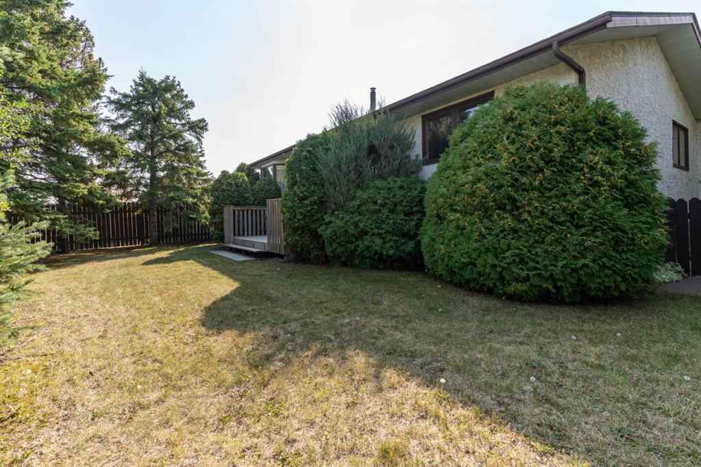 MLS® A2224895 - 4305 74 Street  in Duggan Park Camrose, Residential