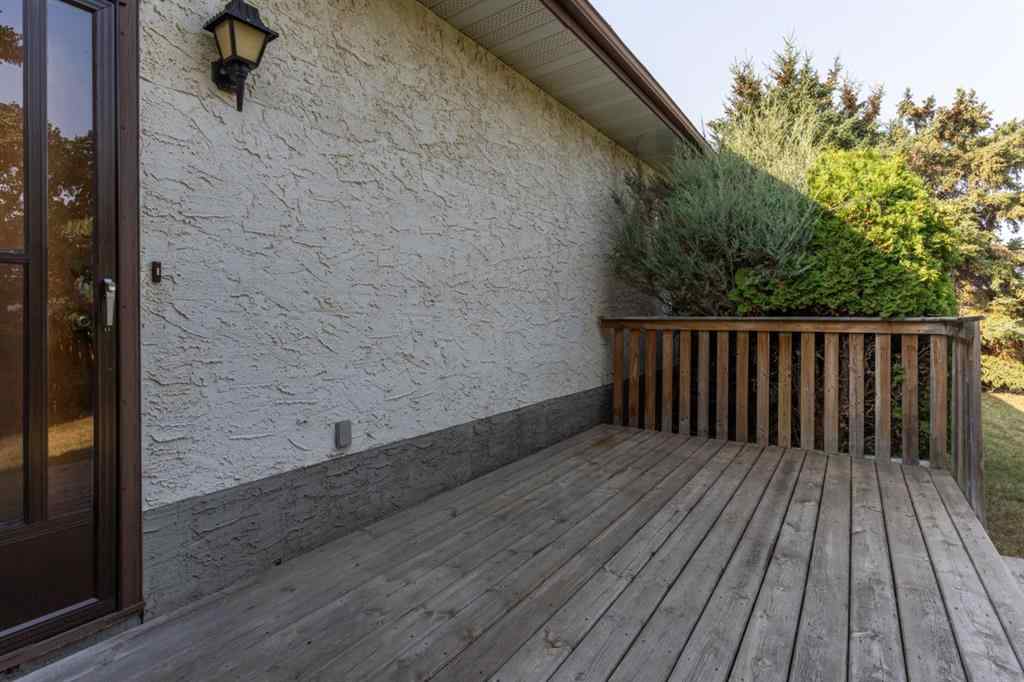 MLS® A2224895 - 4305 74 Street  in Duggan Park Camrose, Residential