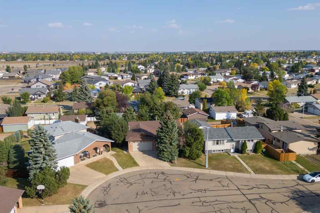 MLS® A2224895 - 4305 74 Street  in Duggan Park Camrose, Residential