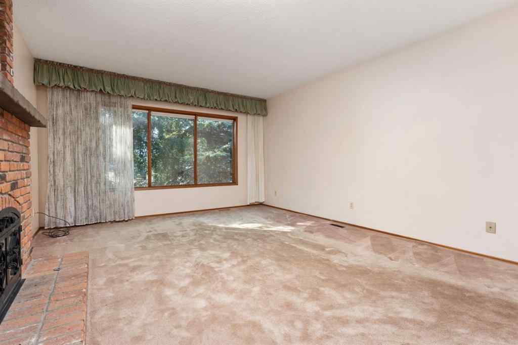 MLS® A2224895 - 4305 74 Street  in Duggan Park Camrose, Residential