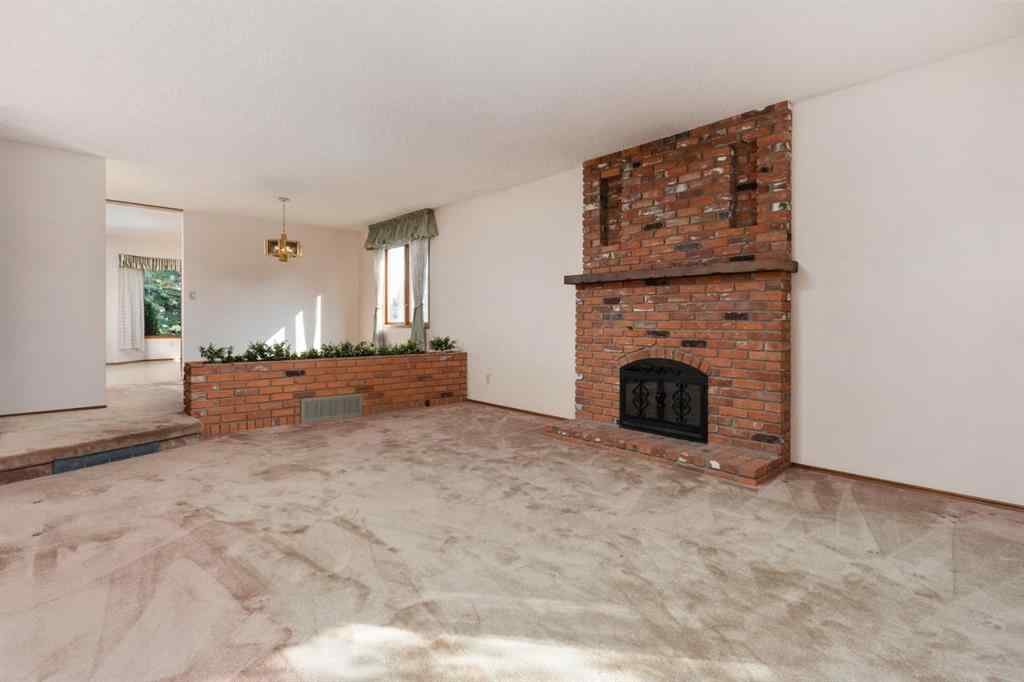 MLS® A2224895 - 4305 74 Street  in Duggan Park Camrose, Residential