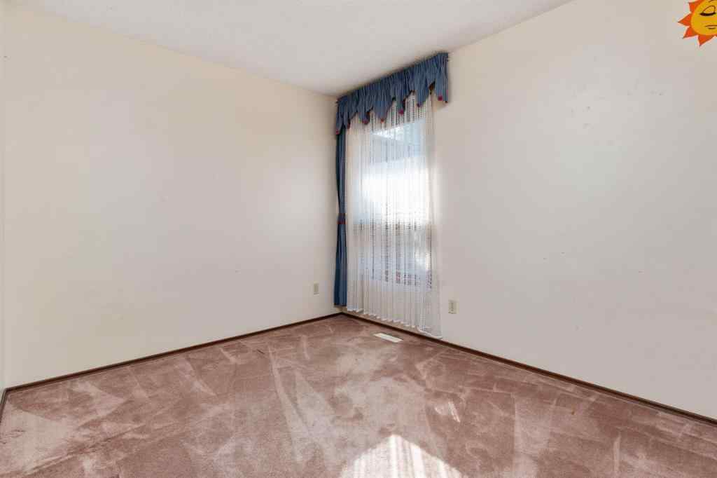 MLS® A2224895 - 4305 74 Street  in Duggan Park Camrose, Residential