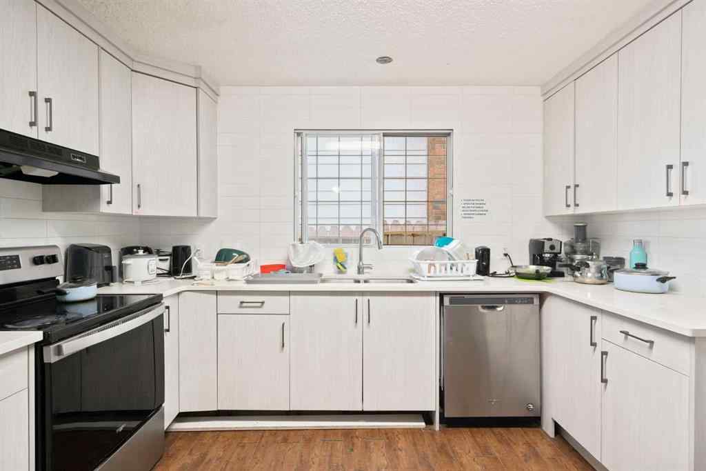 MLS® A2224900 - 319 Rundlelawn Road NE in Rundle Calgary, Residential