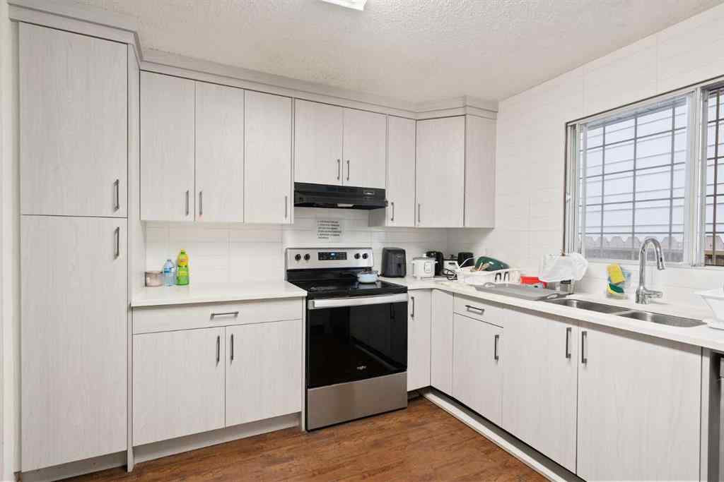 MLS® A2224900 - 319 Rundlelawn Road NE in Rundle Calgary, Residential