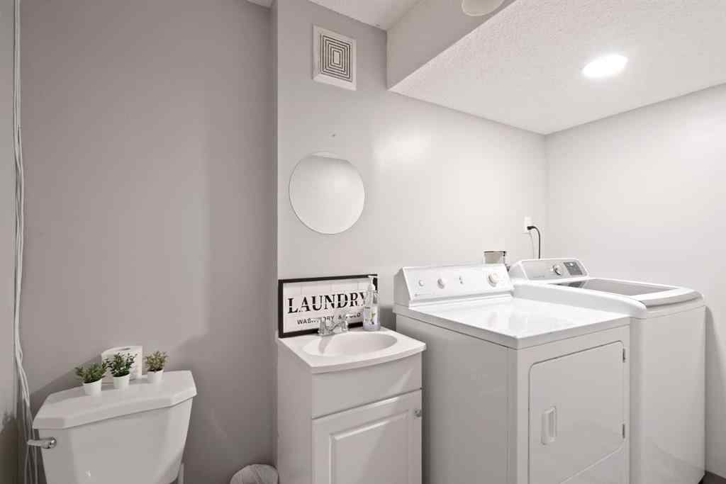 MLS® A2224900 - 319 Rundlelawn Road NE in Rundle Calgary, Residential