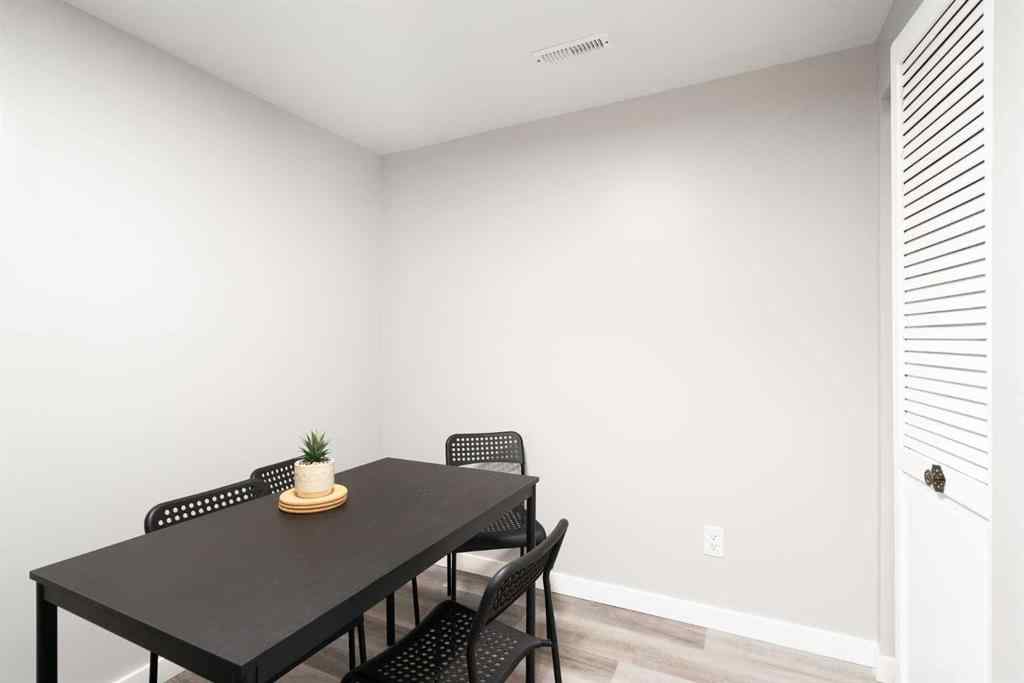 MLS® A2224900 - 319 Rundlelawn Road NE in Rundle Calgary, Residential
