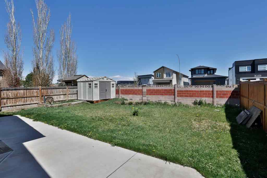 MLS® A2224916 - 247 Gateway Manor S in Fairmont Lethbridge, Residential
