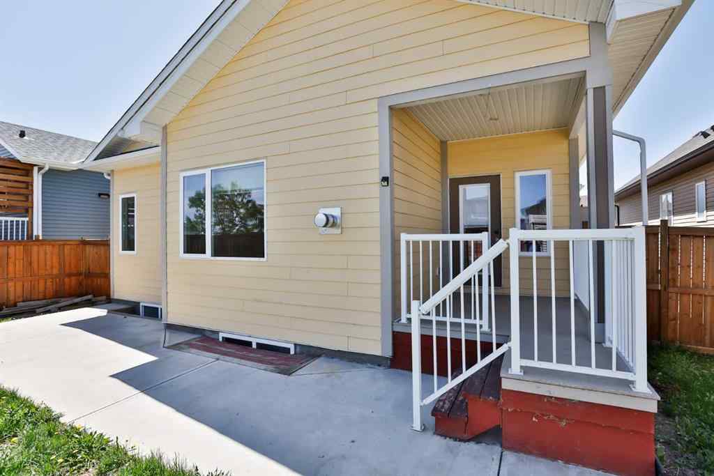 MLS® A2224916 - 247 Gateway Manor S in Fairmont Lethbridge, Residential