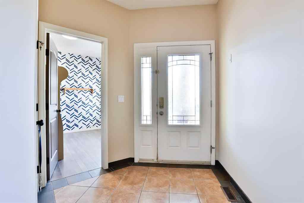 MLS® A2224916 - 247 Gateway Manor S in Fairmont Lethbridge, Residential