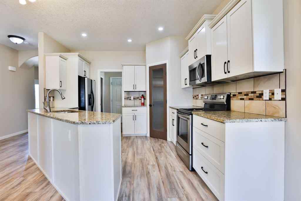MLS® A2224916 - 247 Gateway Manor S in Fairmont Lethbridge, Residential