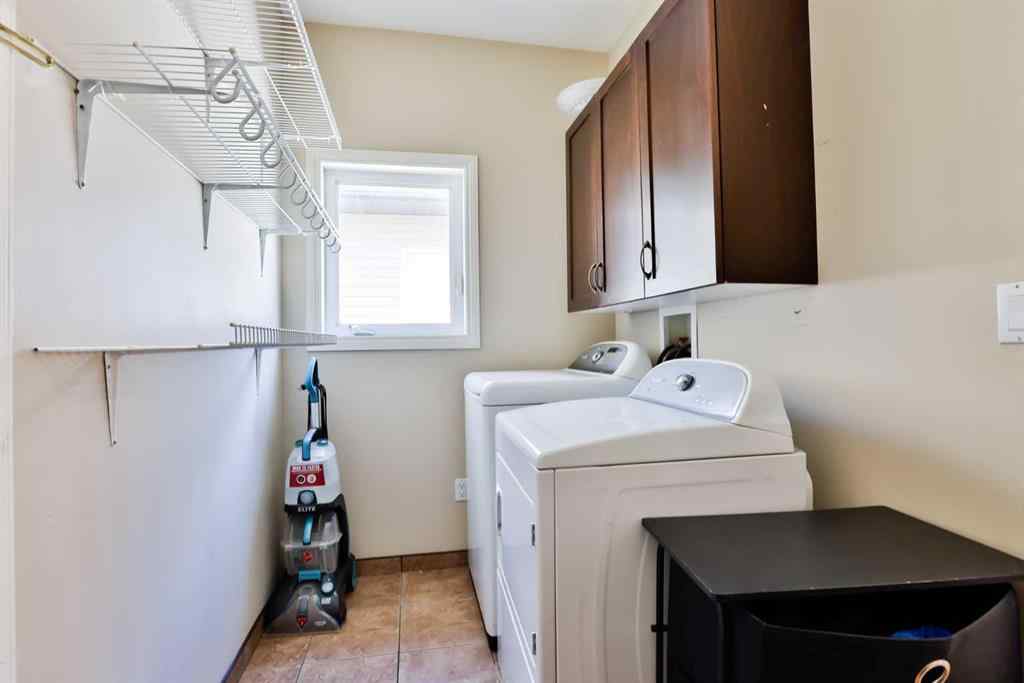 MLS® A2224916 - 247 Gateway Manor S in Fairmont Lethbridge, Residential