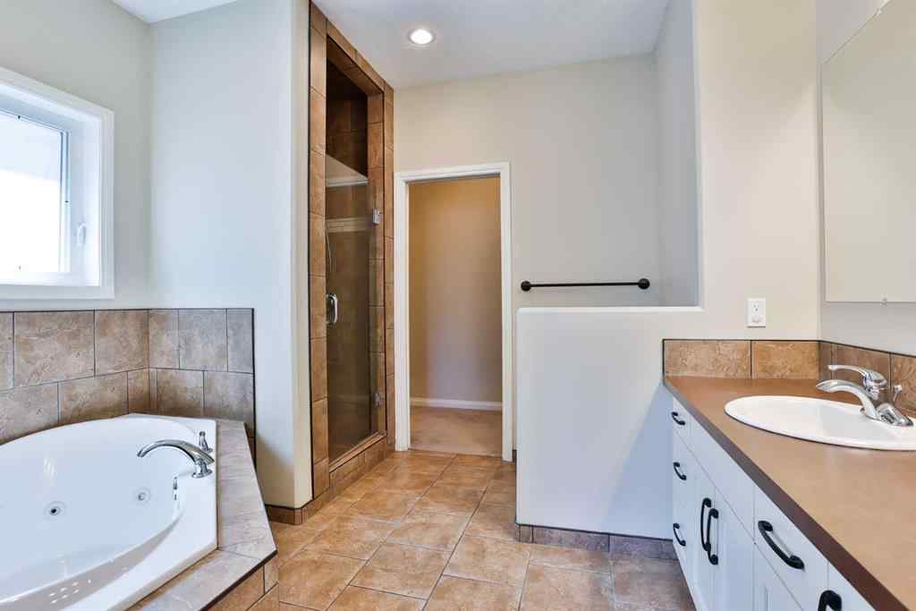 MLS® A2224916 - 247 Gateway Manor S in Fairmont Lethbridge, Residential