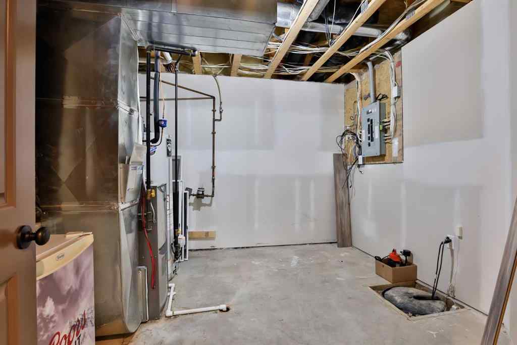 MLS® A2224916 - 247 Gateway Manor S in Fairmont Lethbridge, Residential