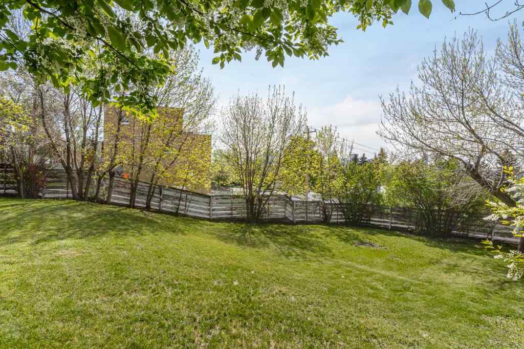 MLS® A2224956 - 1927 Briar Crescent NW in Hounsfield Heights/Briar Hill Calgary, Residential