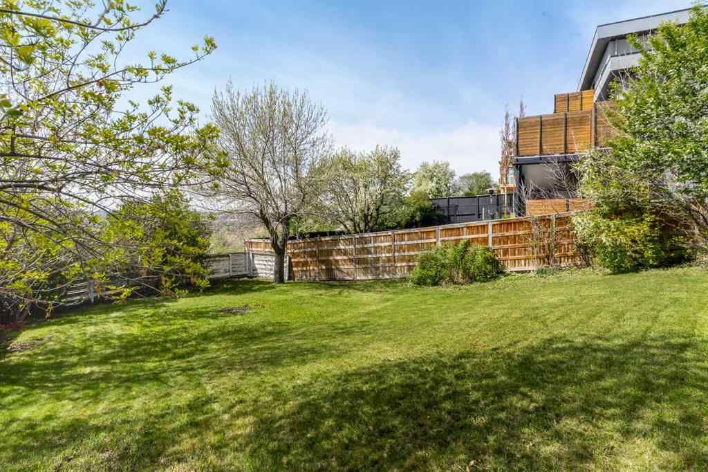MLS® A2224956 - 1927 Briar Crescent NW in Hounsfield Heights/Briar Hill Calgary, Residential