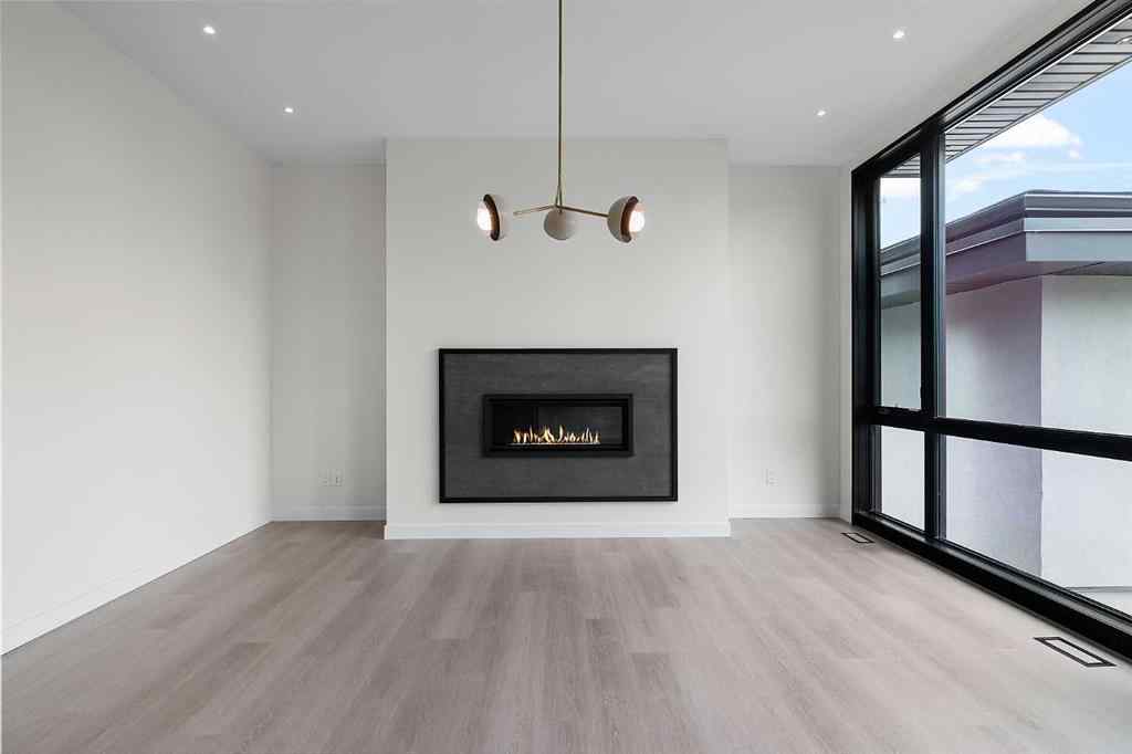 MLS® A2224969 - 3A Willow Crescent SW in Spruce Cliff Calgary, Residential