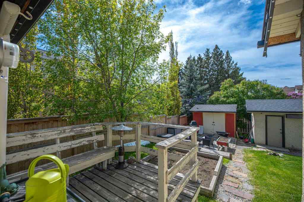 MLS® A2225005 - 313 Ross Avenue  in East End Cochrane, Commercial